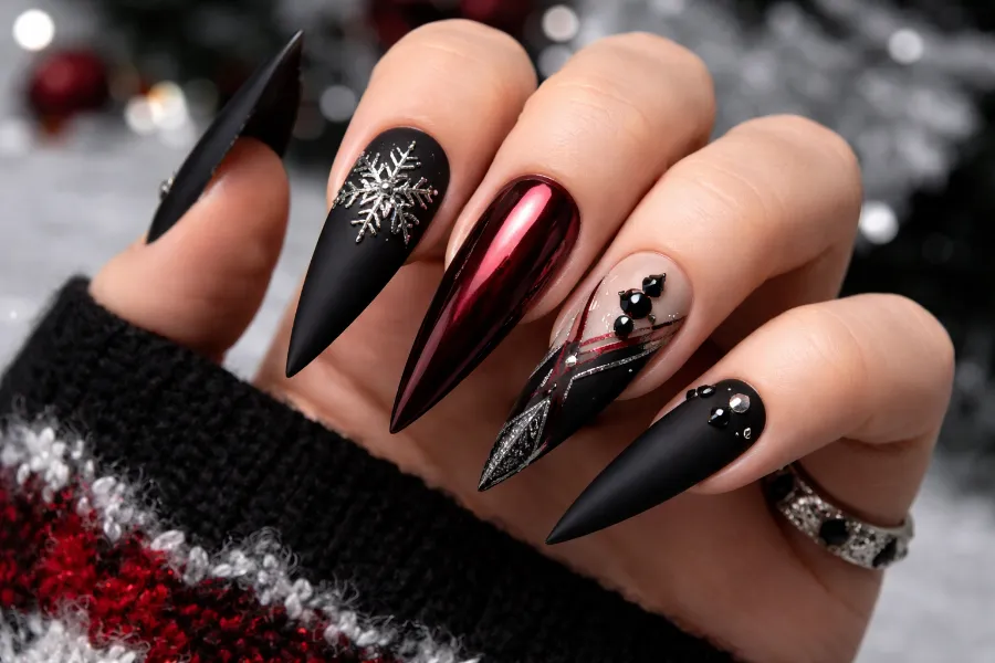 Edgy Christmas Nails (1)