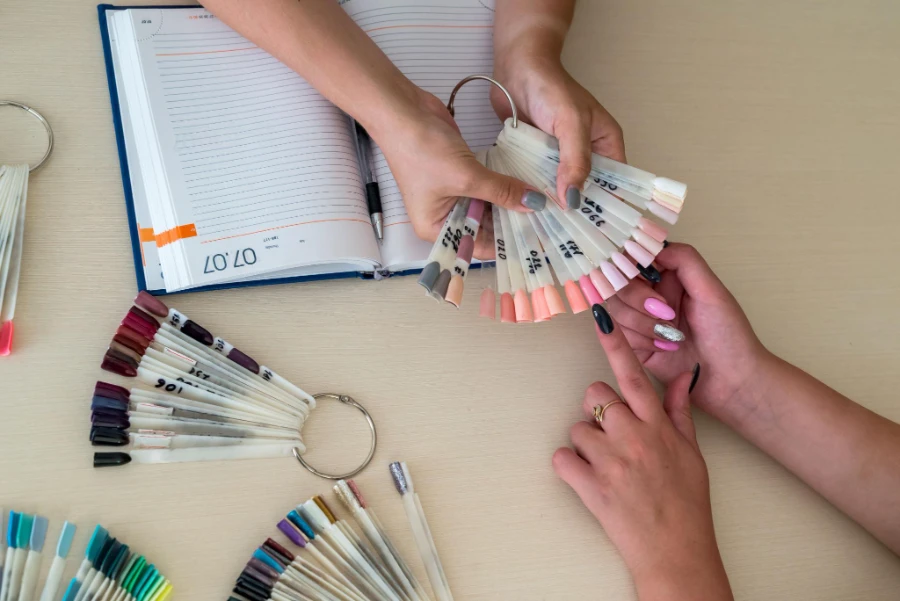 How to Choose the Right Nail Color for Skin Tone (1)