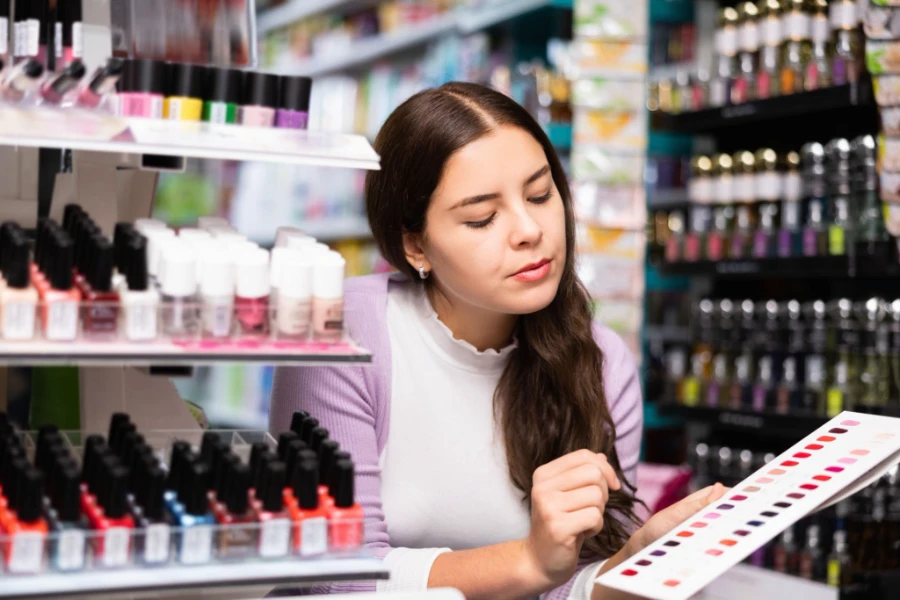 How to Choose the Right Nail Color for Skin Tone (2)