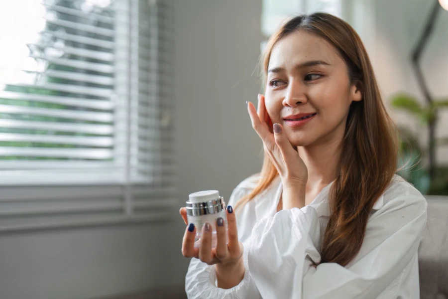 Top Travel Beauty Essentials for Women (2)